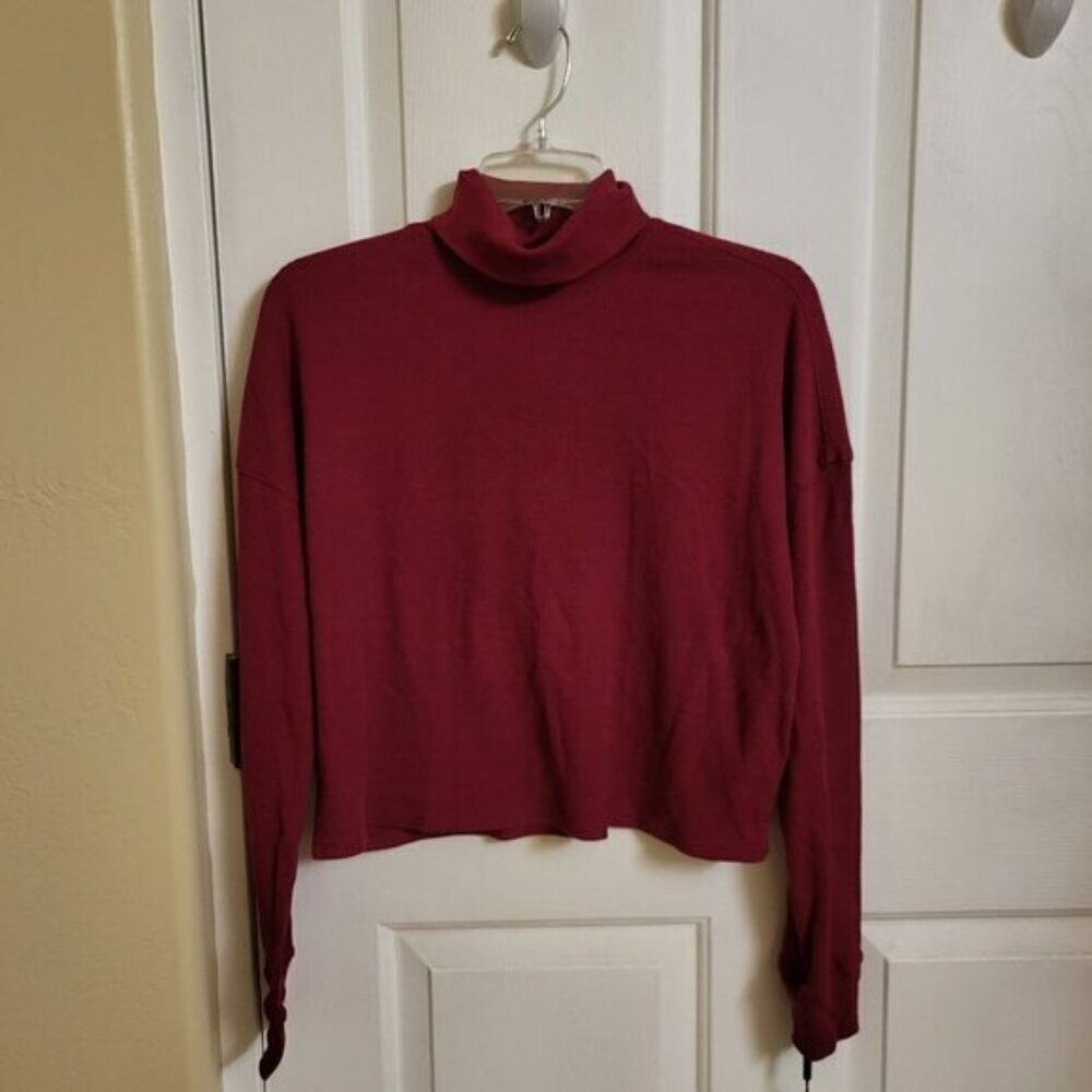 CALVIN KLEIN PERFORMANCE Top Medium Red Stretch Knit Turtleneck Crop NWT